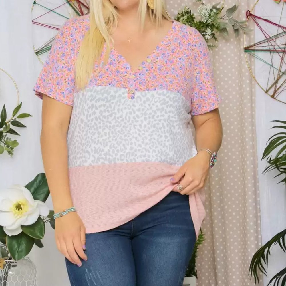 NWT Adora Peach Floral And Leopard Color Block Top - Plus